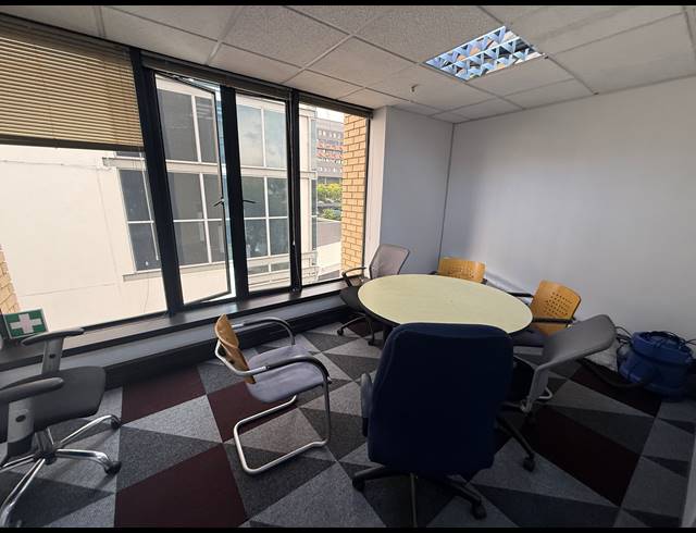 5,634M² OFFICE TO LET IN ROSEBANK